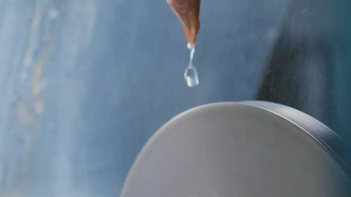 كيف يمكن قطع الزجاج بعد تقسيته